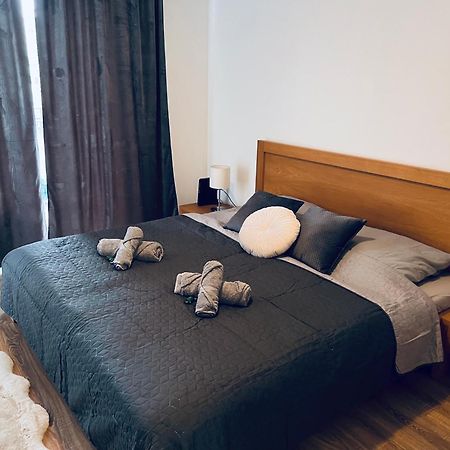 Old Town City Center Apartment 1 - Private Parking Included Košice Buitenkant foto