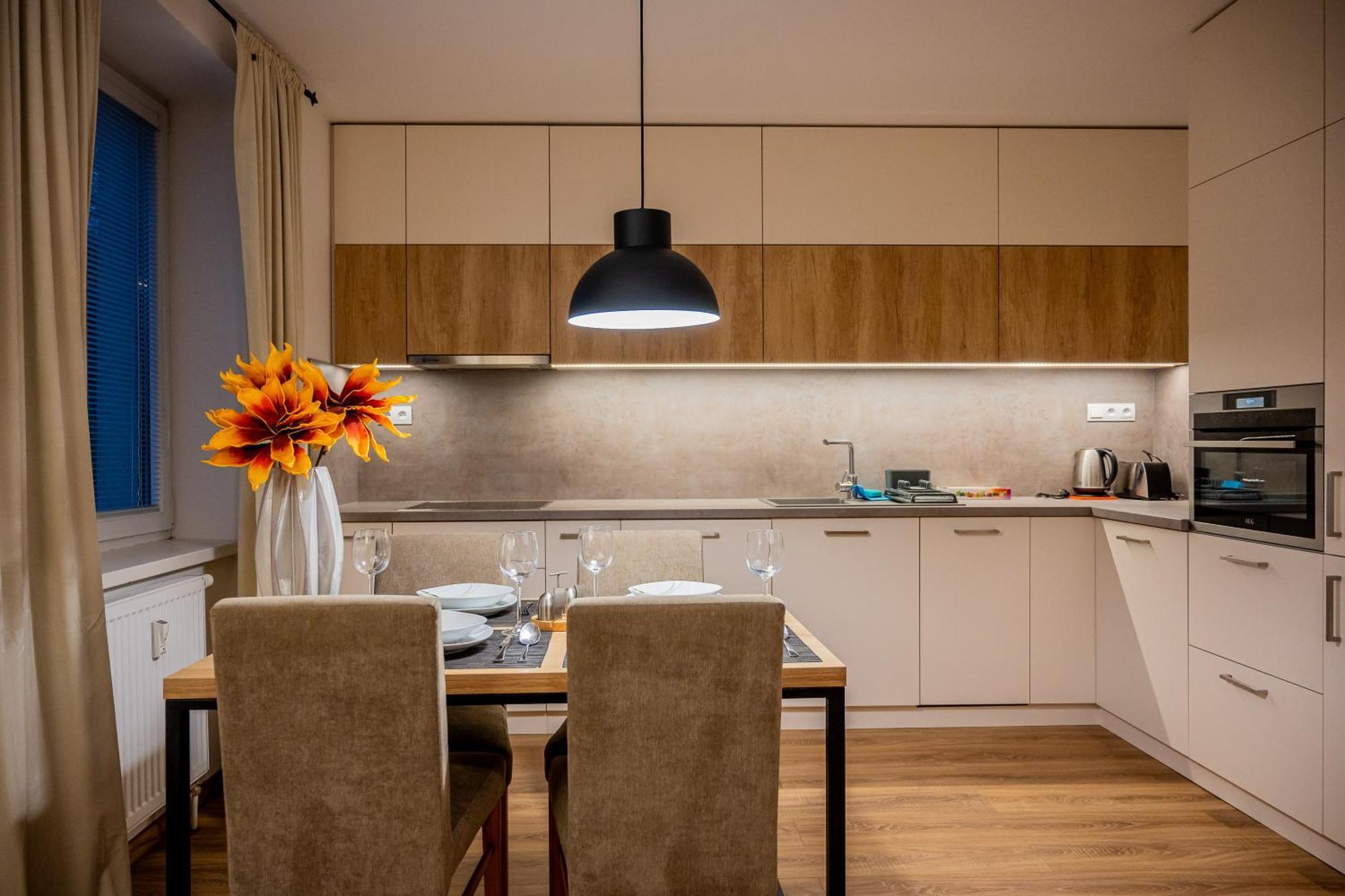 Old Town City Center Apartment 1 - Private Parking Included Košice Buitenkant foto